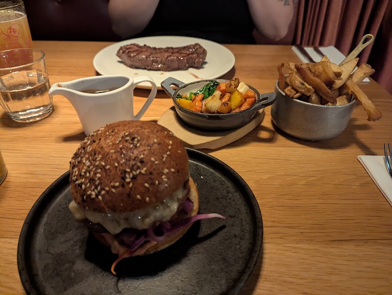 BLACKHOUSE GASTROBAR