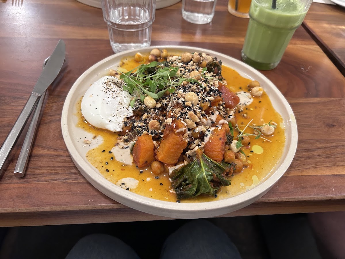 Laynes — Cafe